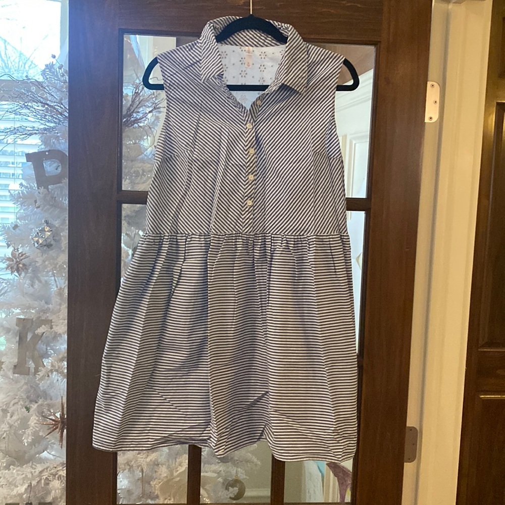 Adorable XL sleeveless dress